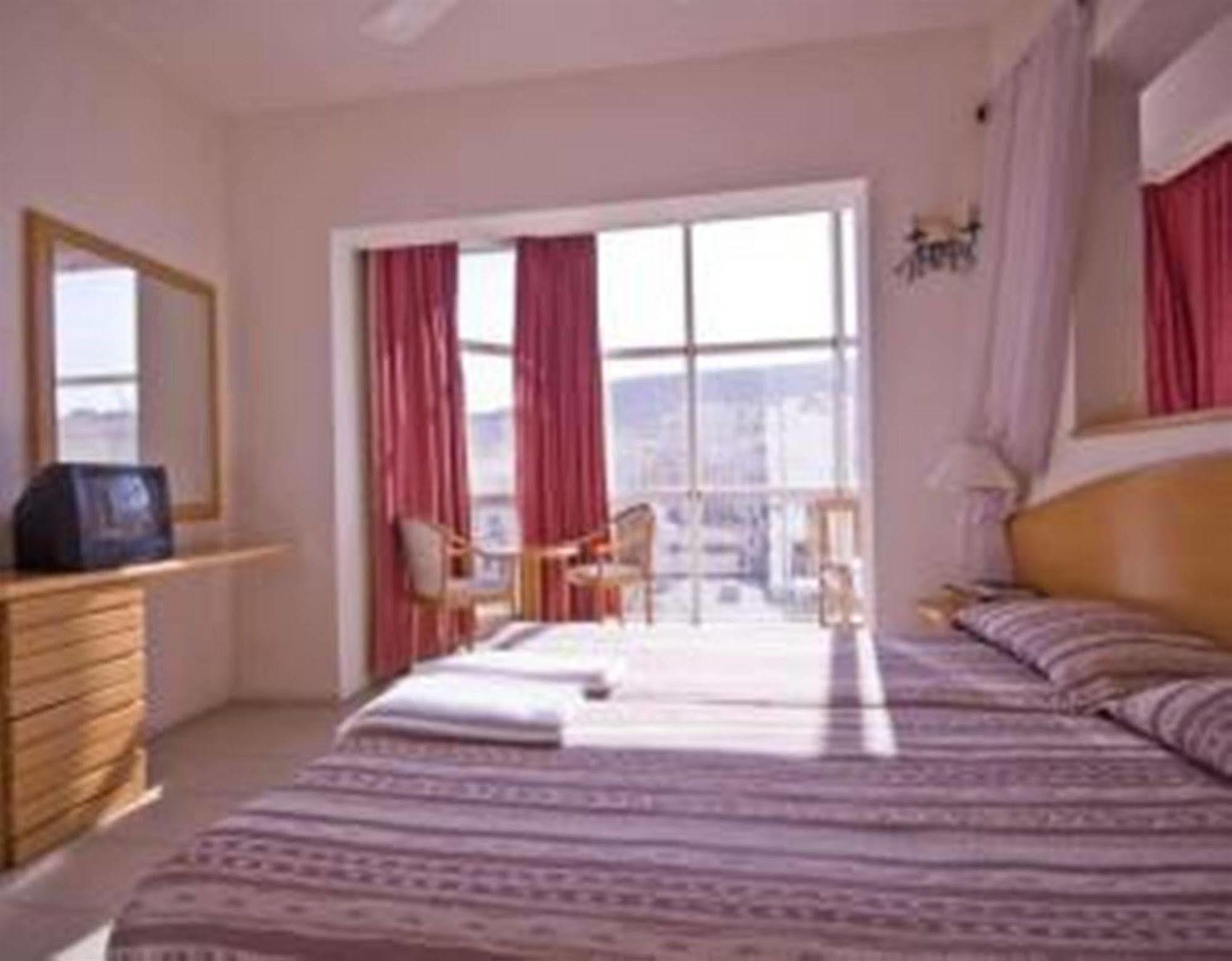 Il-Plajja Hotel Marsalforn Luaran gambar